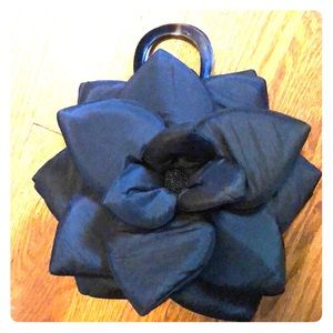 Black flower shaped purse